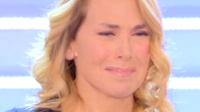 Barbara D'Urso imbarazzata per Don Michele