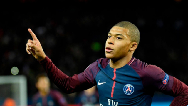 K.Mbapp&eacute; c&eacute;l&eacute;brant son but contre l'Olympique de Marseille