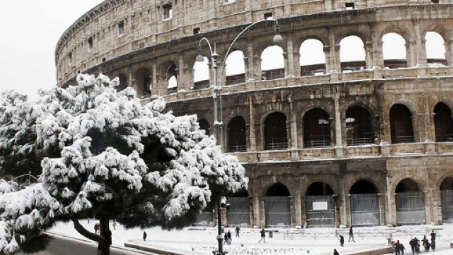 Roma inbiancata dalla neve: tutte le foto della capitale