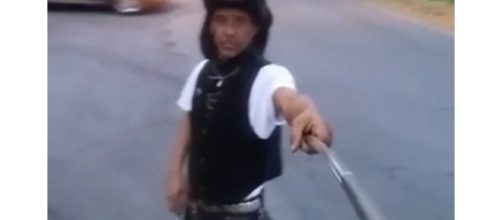 Jovem filma a pr&oacute;pria morte e transmite ao vivo.