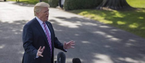 Trump arremete contra las autoridades de Parkland