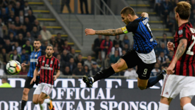 Icardi segna il gol del momentaneo 2-1 contro il Milan