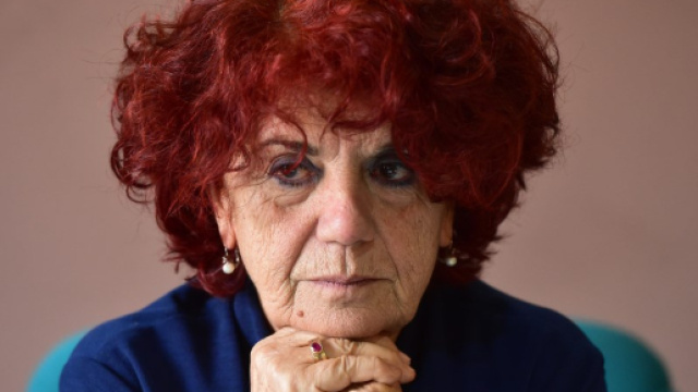 Nuovo contratto scuola: le disposizioni su ferie, permessi e congedi. Nella foto la ministra Valeria Fedeli