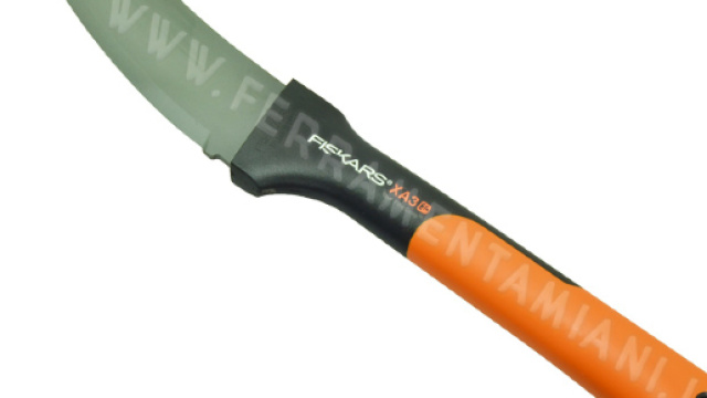 RONCOLA PROFESSIONALE CORTA WOODEXPERT FISKARS XA3 ART. 126004 - ferramentamiani.it