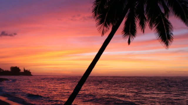 Strane luci invadono i cieli delle Hawaii