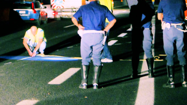 Sul luogo del tragico investimento &egrave; intervenuta la Polizia Stradale.