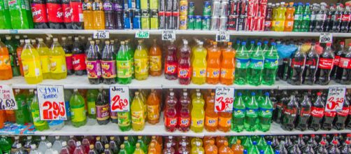 Shelf in a supermarket with products in plastic bottles (Image credit &ndash; Maksym Kozlenko/Wikimedia Commons)