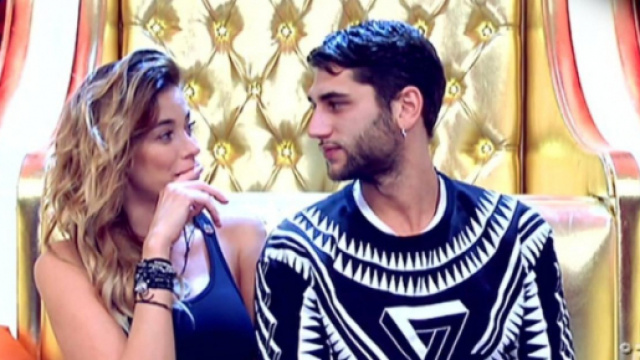 Aida Yespica e Jeremias nel confessionale del gf vip