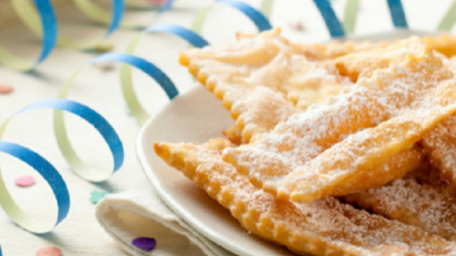 Le chiacchiere dolce tipico di carnevale.