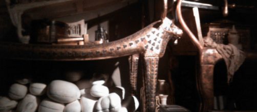 Antec&aacute;mara de la tumba de Tutanjamon (R.Nuevo), Fuente propia.Cajas que portaban comida para el difunto.