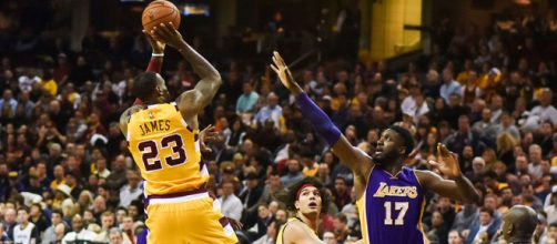 Cavs are in trade talks with Los Angeles Lakers [Image by Eric Drost / Wikimedia Commons]