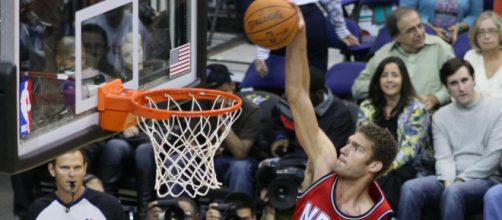 Brook Lopez might secure a buyout from the Los Angeles Lakers. / Photo via Keith Allison, Flickr CC