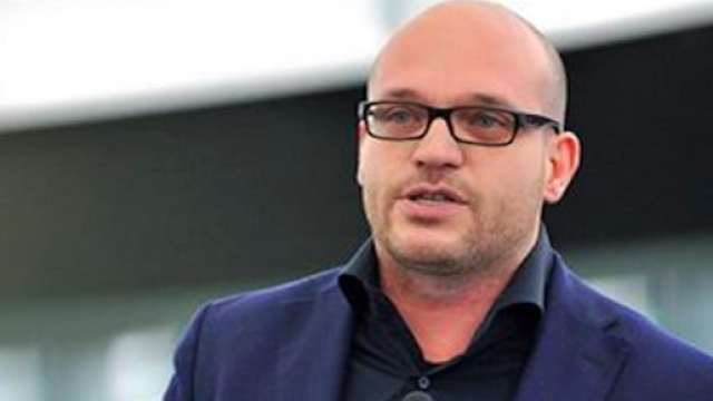 Profughi e droga sui Bastioni, interviene Lorenzo Fontana ... - veronasera.it