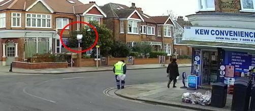 Embora n&atilde;o houvesse chuva, enorme bloco de gelo despenca do c&eacute;u (Reprodu&ccedil;&atilde;o)