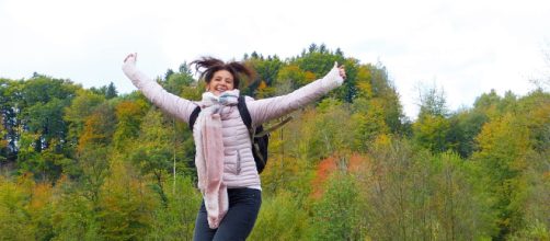 Running and jumping can strengthen aging bones.(Image via Siliarita/Pixabay).