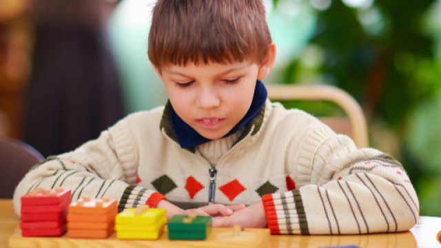 In Gran Bretagna bambini autistici sottoposti alla cura a base di candeggina consigliata da un santone. Almeno 6 casi