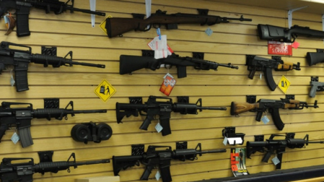 Traini si riforn&igrave; in un'armeria di Macerata