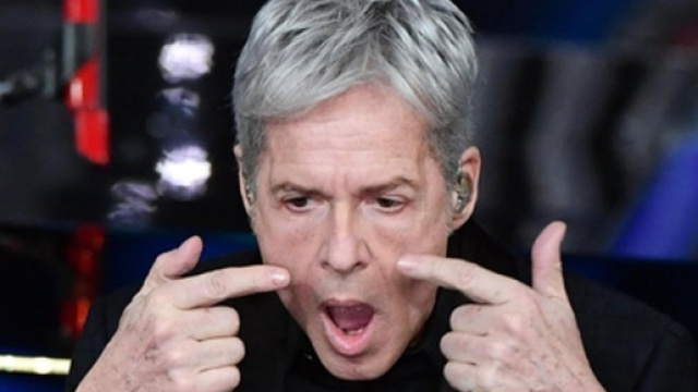Claudio Baglioni ampiamente contestato per avere imitato il duce