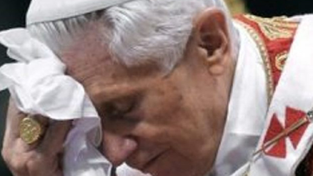 Papa Benedetto XVI negli ultimi giorni del suo pontificato (fonte blitzquotidiano.it).