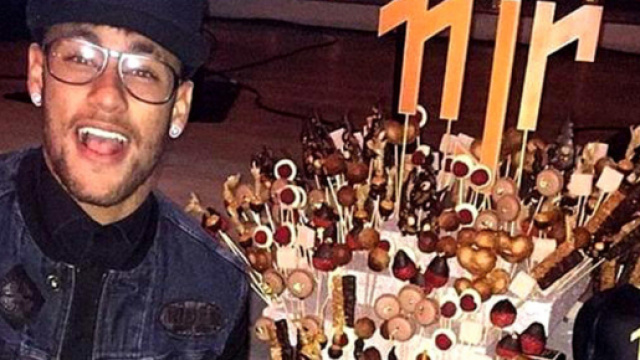 Pr&eacute;sident, Champs-Elys&eacute;es, Hamilton : Pour son anniversaire ... - eurosport.fr