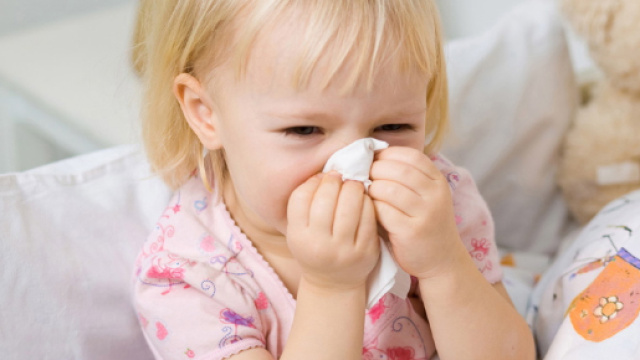 Un speciale tipo di raggi UV potrebbe essere impiegato negli spazi pubblici per uccidere il virus dell'influenza - foto:360giornaleluiss.it