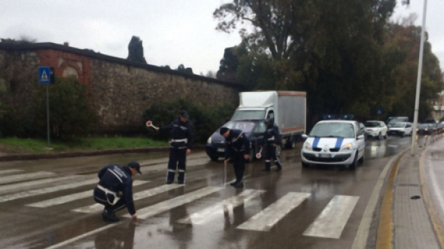 Sassari: donna di 54 anni investita da un furgoncino.