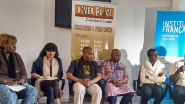 Table ronde concernant la grande centrale num&eacute;rique des artistes du Cameroun (c) Odile Pahai