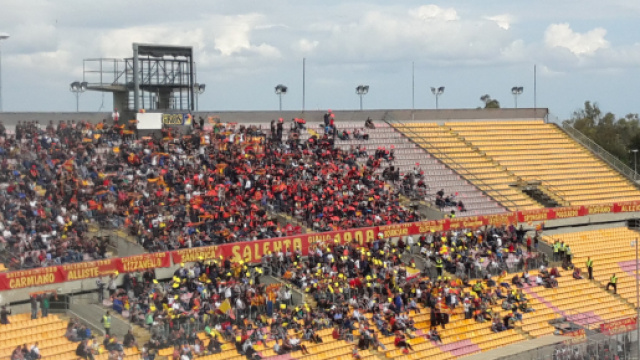 Tanti tifosi del Lecce saranno presenti a Bisceglie.
