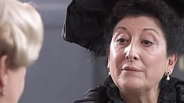 Una Vita, trame spagnole: la richiesta inaspettata di Ursula a Susana