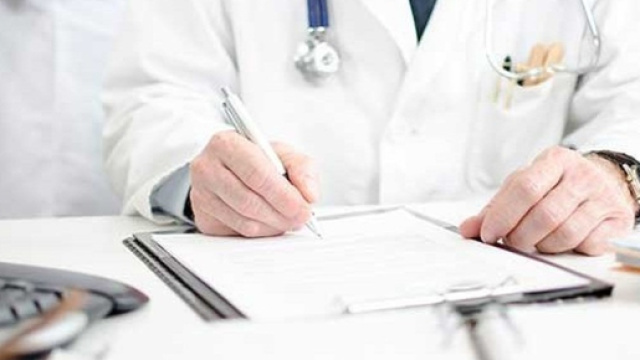 Allarme medici: saranno sempre meno