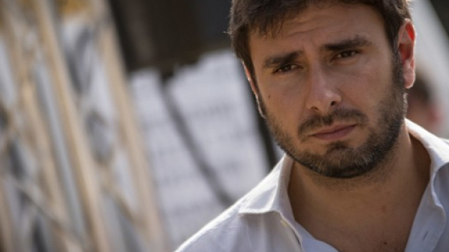 In alto, Alessandro Di Battista, figura di spicco del M5S