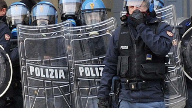 Macerata, appeso uno striscione con su scritto: 'Onore a Luca Traini'