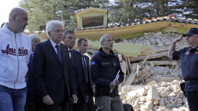 Mattarella con il Sindaco di Amatrice