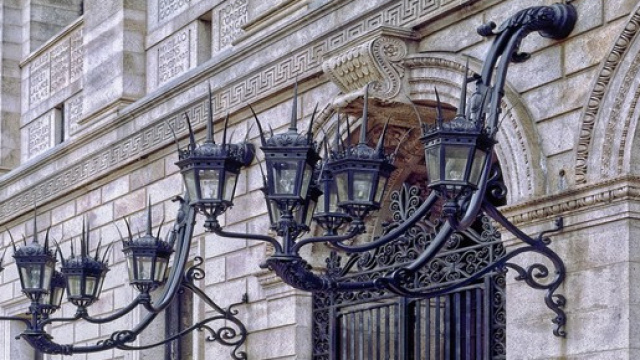 Selezione pubblica per differenti ruoli