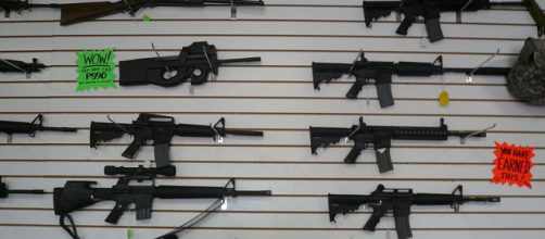 Automatic weapons at gun range, Las Vegas (Image credit &ndash; Cory Doctorow, Wikimedia Commons)