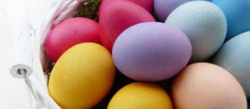 Boiled Eater eggs ae a great meal hack. (image via silvanta Pixabay).