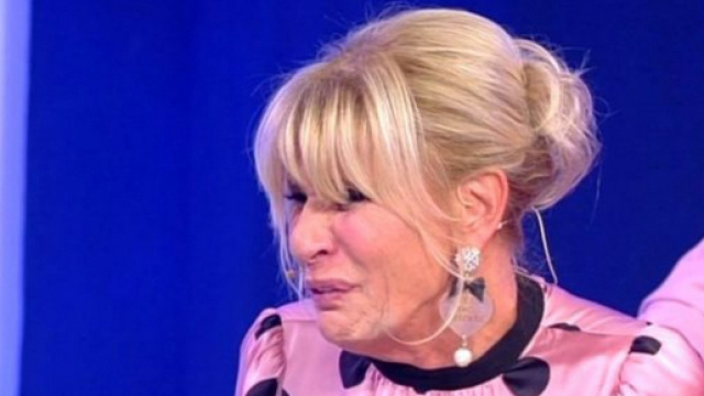 Maria De Filippi umilia Tina Cipollari