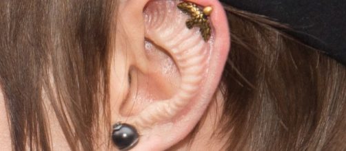 Cara Delevingne sorprende con peque&ntilde;o detalle en sus orejas