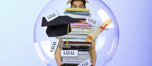 Image credits: Pixabay | College pic