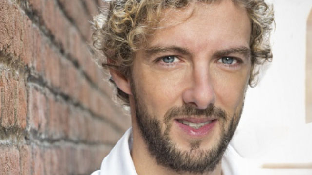 Alessandro D'Avenia e il suo ultimo romanzo a racconti "Ogni storia &egrave; una storia d'amore"