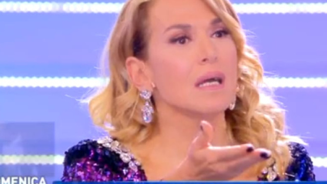 Barbara D'Urso caccia via un giornalista?