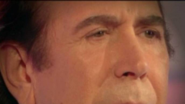 Giucas Casella ipnotizza Vladimir Luxuria a Domenica Live