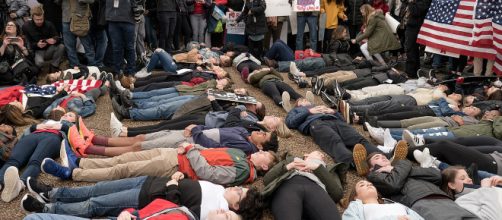 Children participate in a lay-in at the White House during their last trip to Washington. (Lorie Shoel/Wikimedia Commons)