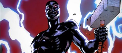 Silver Surfer wields Thor's Mjolnir (Pixabay)