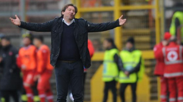 Nella foto, della Lega B, Stroppa si lamenta dopo il clamoroso calcio di rigore non assegnato