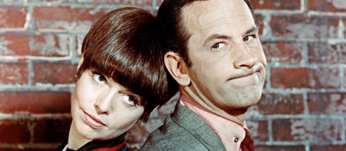 Barbara Feldon e Don Adams em ''Agente 86''
