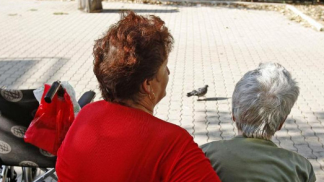 Aiuti per chi assiste un familiare malato ed ha bisogno di badanti