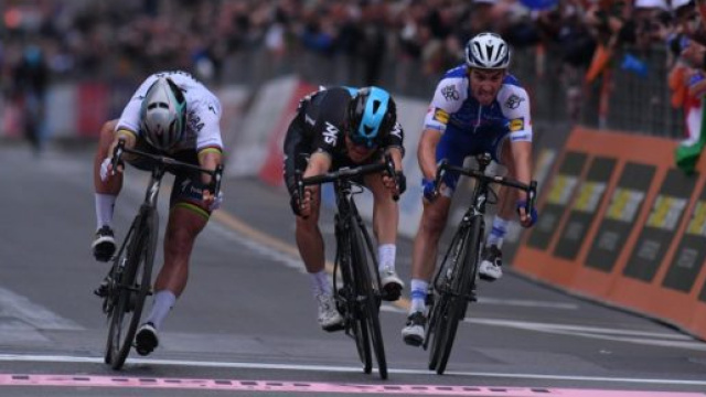 Milano-Sanremo 2017, festeggia Kwiatkowski - ancora una beffa per ... - cyclingpro.net