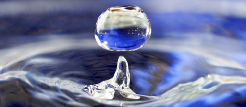 How to drink water with ease. - [Jos&eacute; Manuel Su&aacute;rez via Flickr]