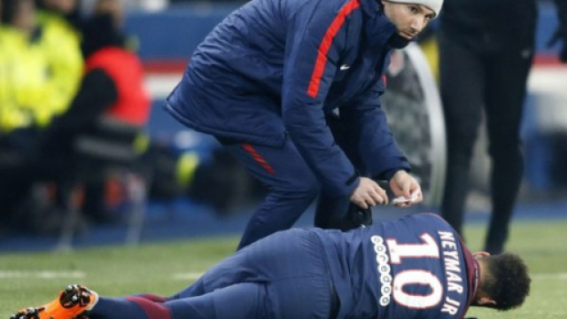 La blessure de Neymar, coup d'arr&ecirc;t au projet parisien